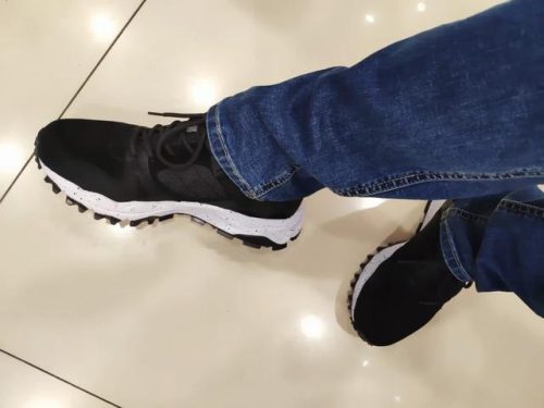 户外休闲鞋(世界十大顶级奢侈运动品牌)插图1