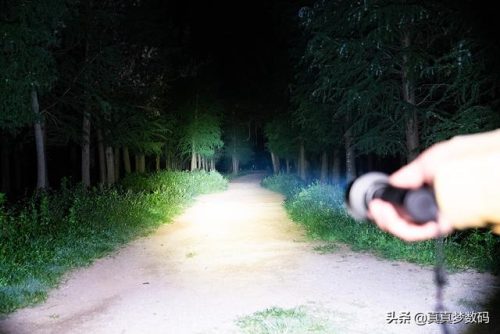强光手电什么牌子好(三大公认最好的手电筒)插图19