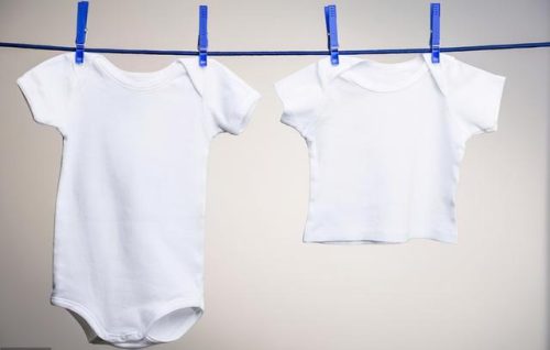 衣服缩水(衣服洗缩水了怎么变回来)插图2