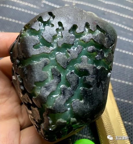 翡翠原石哪里交易(翡翠原石哪里卖)插图1