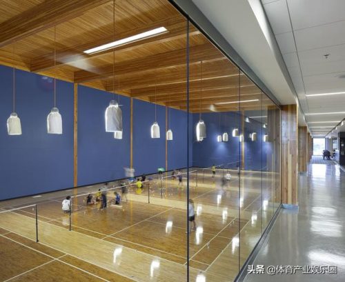 羽毛球馆投资(羽毛球穿线师收入)插图2