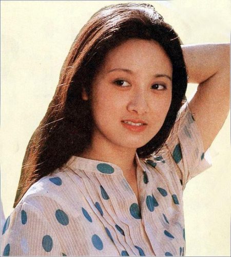 邓婕简历(邓婕一家五口近照)插图1
