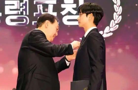 金秀贤太会了(金秀贤是如何保持好身材的)插图1