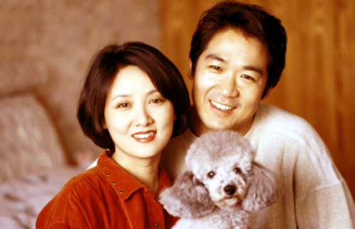 邓婕简历(邓婕一家五口近照)插图5