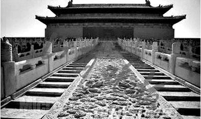 独占鳌头打一个生肖(独占鳌头摆件图片)插图1