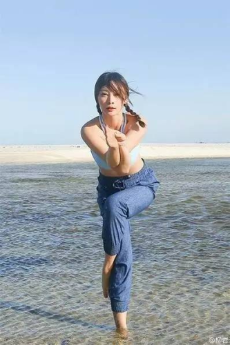 运动瑜伽女主播排名前十(健身博主女)插图2