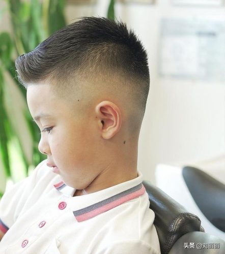 儿童男孩发型(10至14岁男小学生的发型)插图1