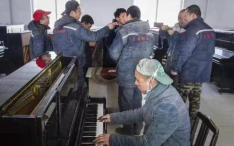 快手弹钢琴红人排行榜(弹钢琴高手)