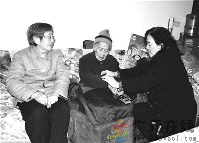 保姆随雇主42年(长达八年的保姆要雇主表白身份)插图