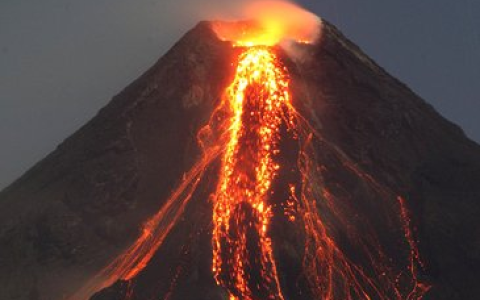 全世界火山排名前十(全球最小的火山)