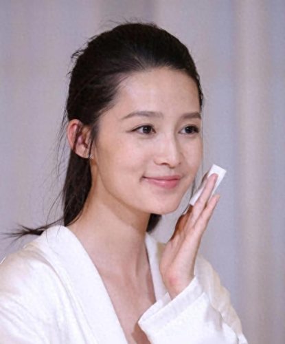 素颜女神排行榜前10(素颜女明星漂亮前十)插图