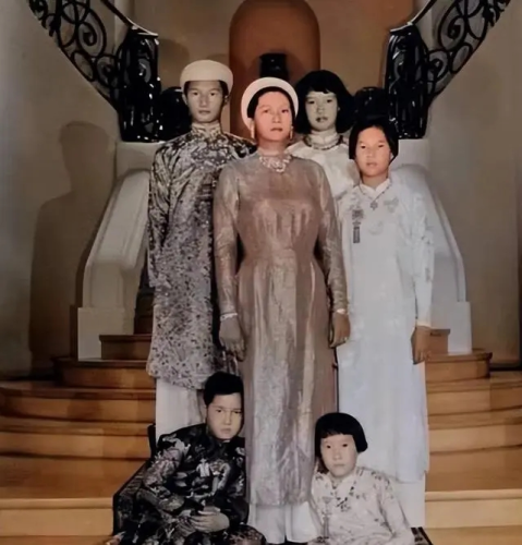 皇后金灿灿(灿烂千阳娜娜人物分析)插图20