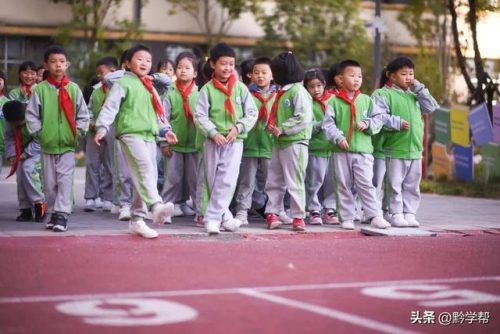 贵阳校服公司排名前十(专业校服定做厂家)插图4
