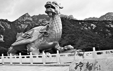 独占鳌头打一个生肖(独占鳌头摆件图片)