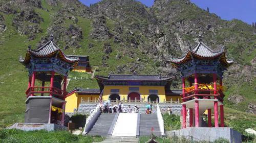 中国大庙排名前十(中国寺庙的热门程度)插图2