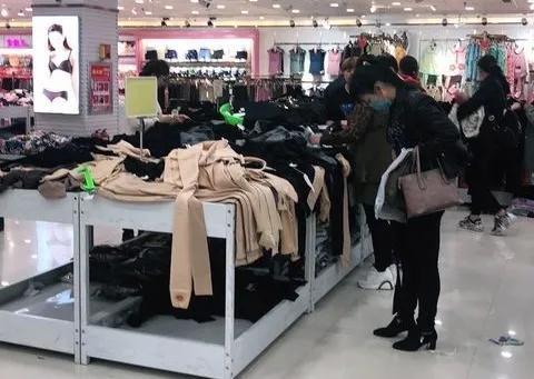 西柳服装批发市场(西柳服装买一件便宜吗)插图1