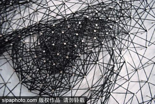 碰钉子是什么意思(敲边鼓指什么样的人)插图