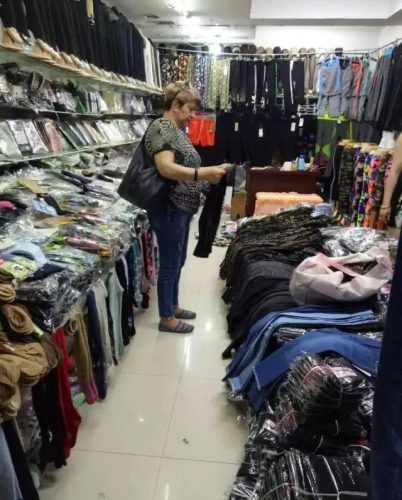 西柳服装批发市场(西柳服装买一件便宜吗)插图3