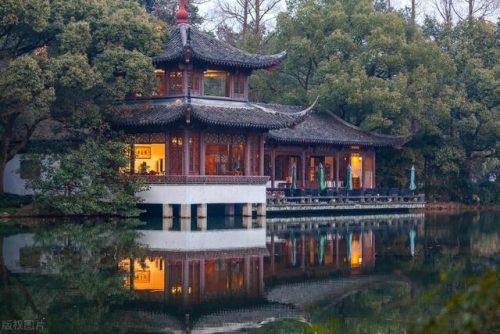 楼外楼简介(楼外楼是哪里的景点)插图4