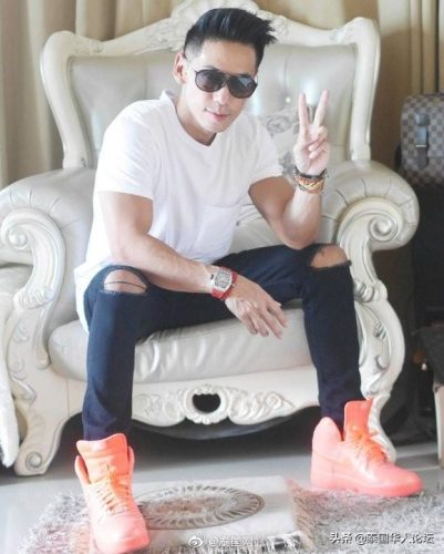 泰国男歌手排行榜(泰国比较出名的男歌手)插图5