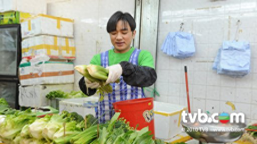 十大丑男变帅哥排行榜图片(帅哥和丑男的差别待遇)插图9