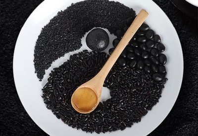 十大养发乌发食物排行榜(养发乌发的食物)插图1