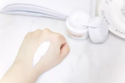 十大美白乳膏排行榜(十大美白洗面奶排行榜)插图2