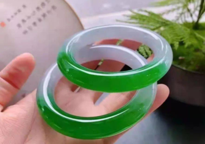 十大最值钱的翡翠排行榜(十大名牌翡翠手镯排行榜)插图