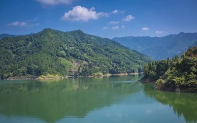 中国十大好玩名山排行榜(湖北十大名山排行榜)插图1