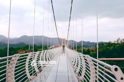 十大最美玻璃桥排行榜视频(中国十大最美景区排行榜)插图