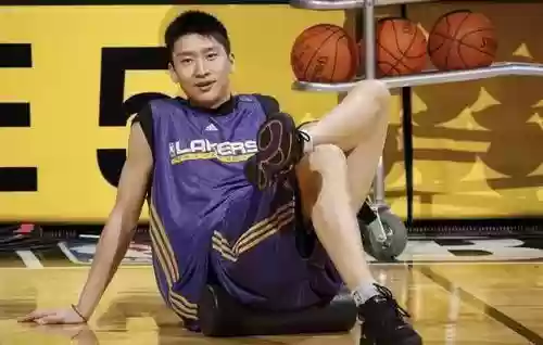 08年篮球队首发阵容是(2008年nba最佳阵容)插图1