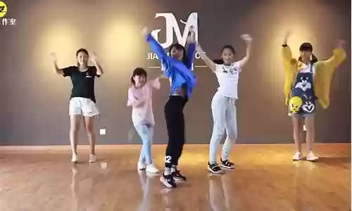 舞蹈小姐姐阵容搭配表演插图