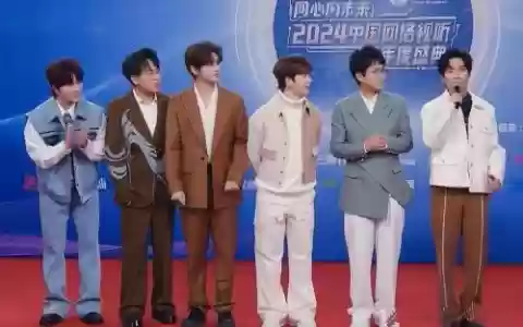 阵容搭配男生