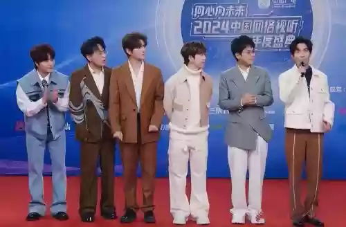 阵容搭配男生插图