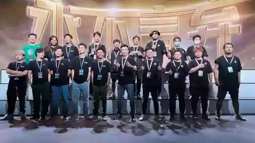 强大阵容团插图1