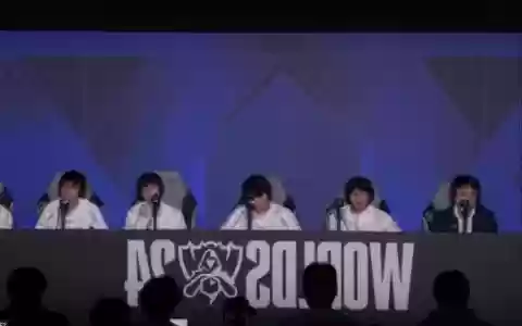阵容采访红霞