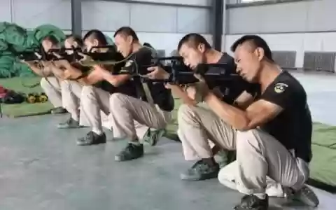 保镖能带什么武器，保镖的武器装备