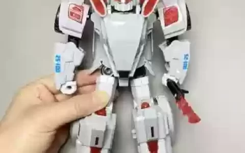 变形兔的武器，兔子变形金刚动画片