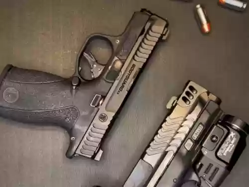 保镖能带什么武器，保镖的武器装备插图1